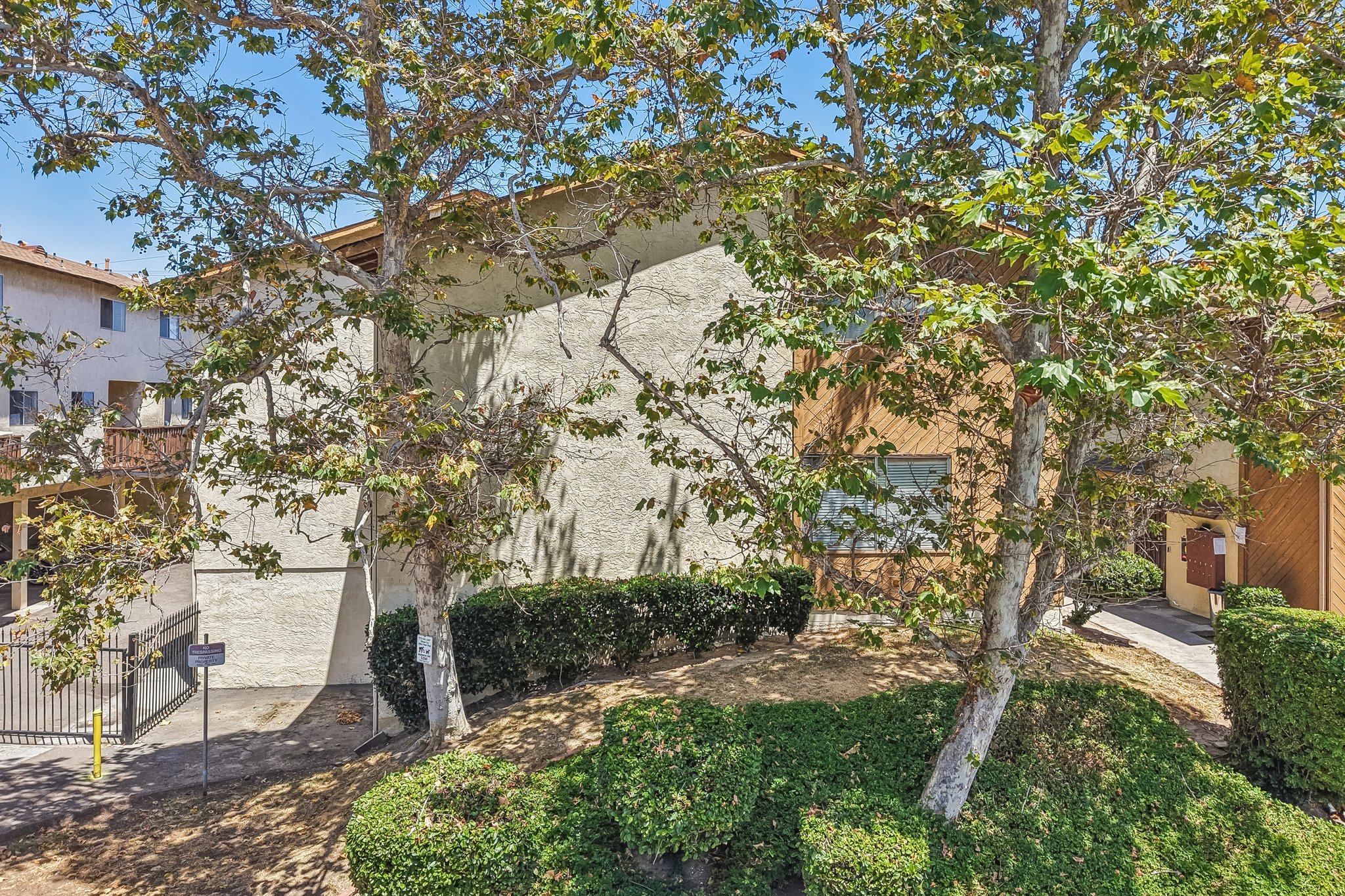 Lemona Ave D-S0306-031.jpg