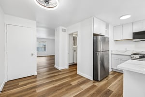 Lemona Ave D-S0306-010.jpg