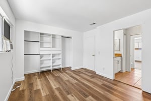 Lemona Ave D-S0306-018.jpg
