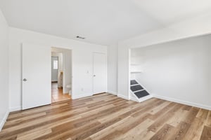 Lemona Ave D-S0306-024.jpg