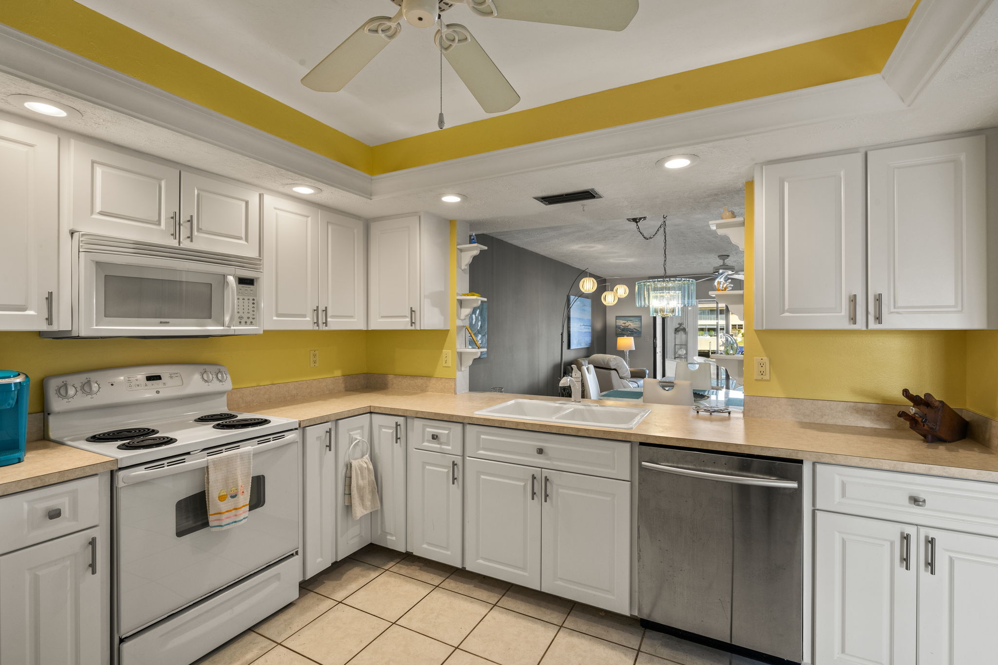 Kitchen 2 of 3