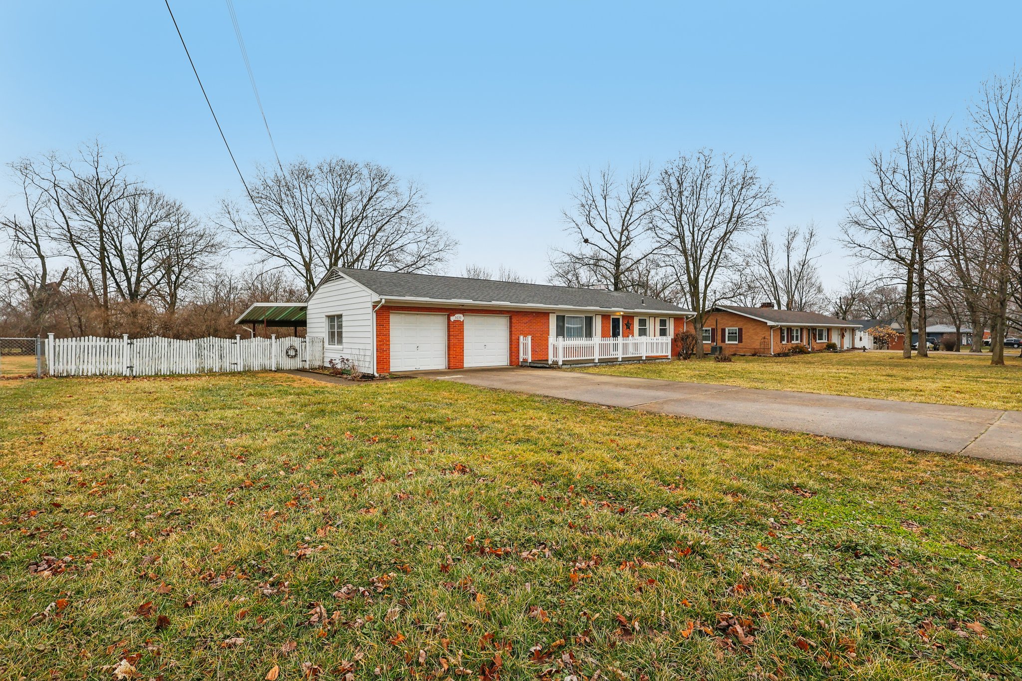 Julie Dr-S0403-002.jpg