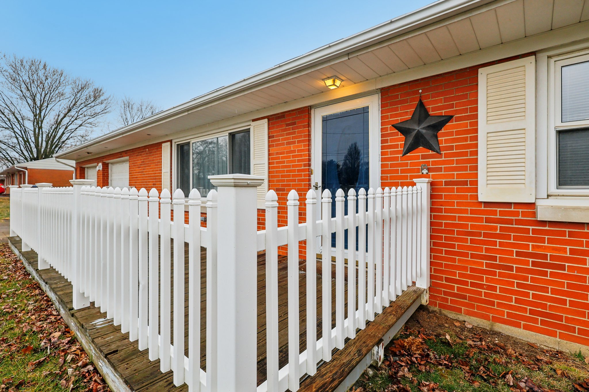 Julie Dr-S0403-005.jpg