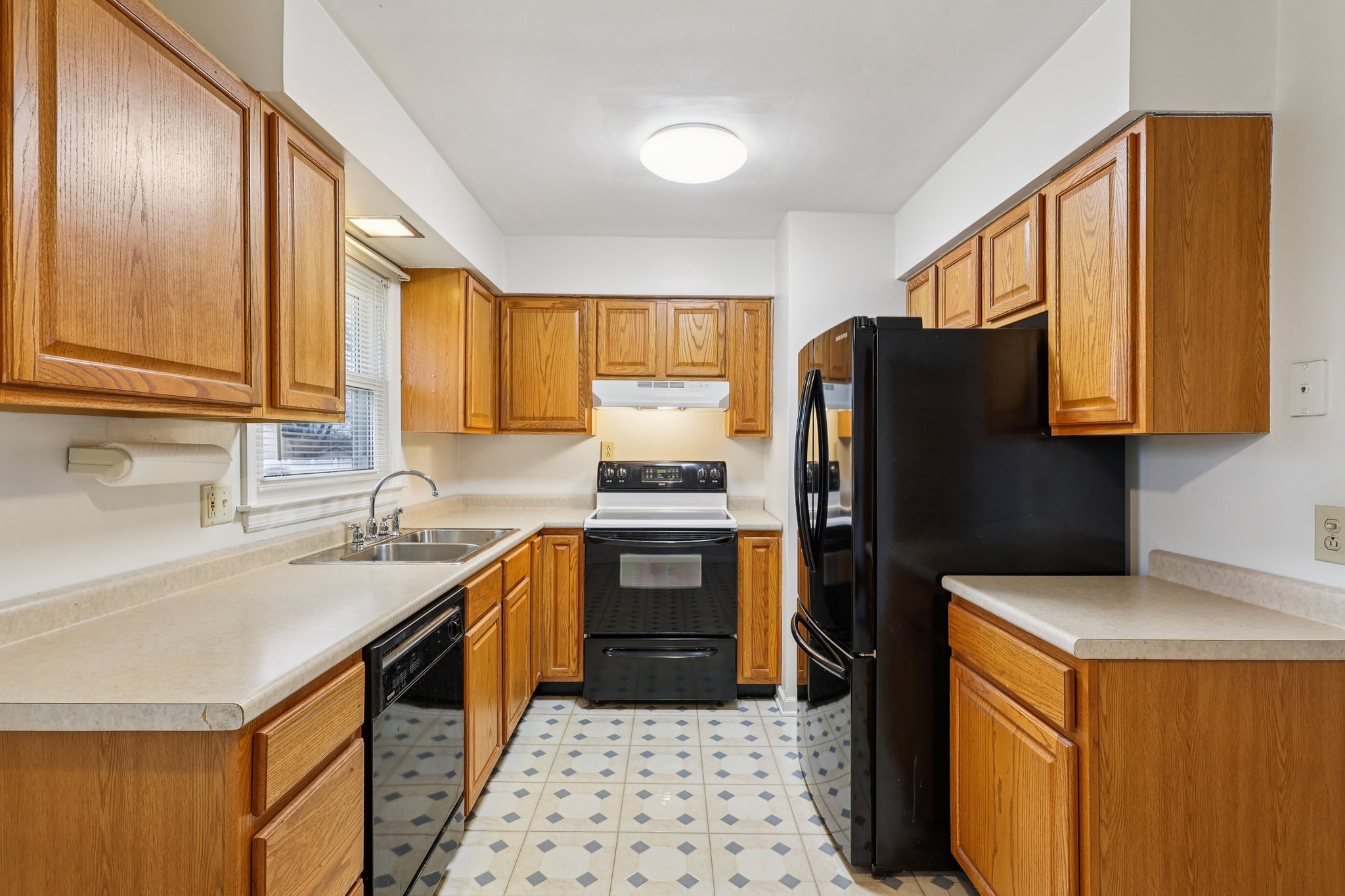 Julie Dr-S0403-015.jpg