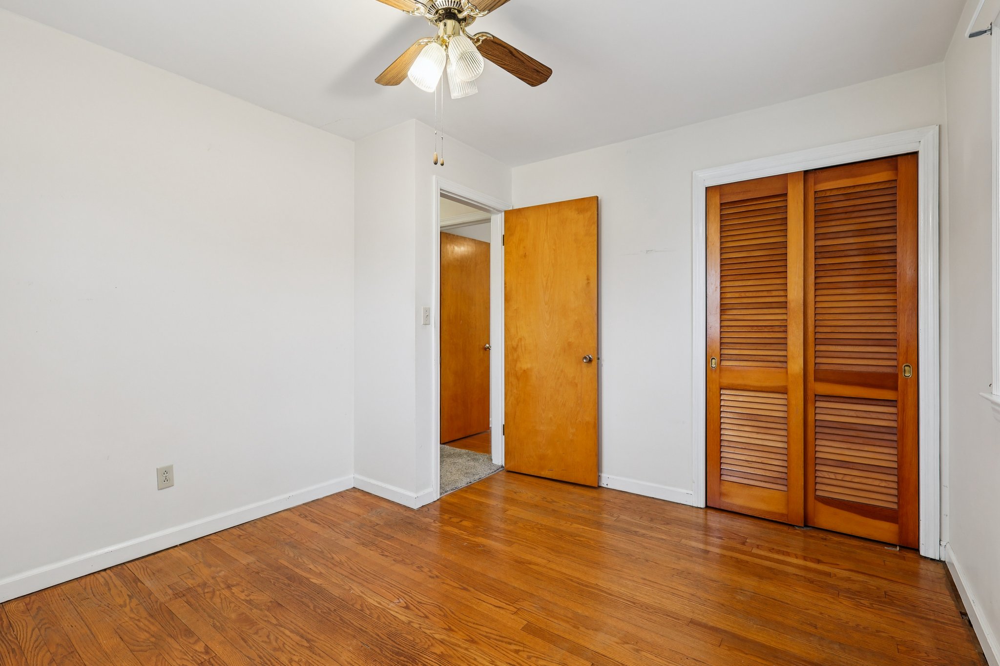 Julie Dr-S0403-020.jpg