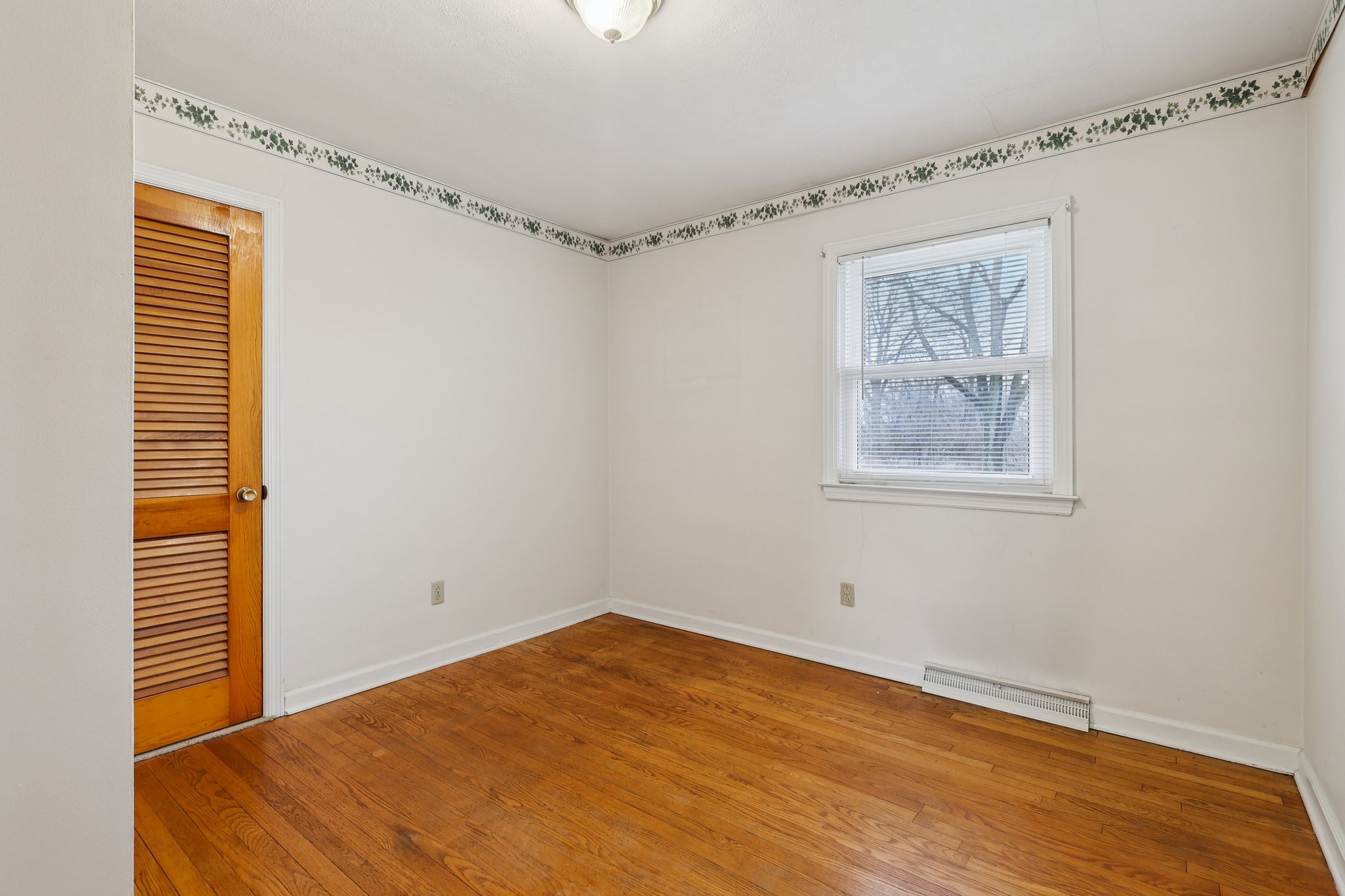 Julie Dr-S0403-023.jpg