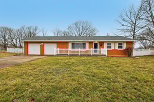 Julie Dr-S0403-001.jpg