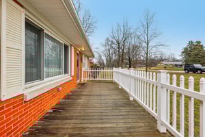 Julie Dr-S0403-004.jpg