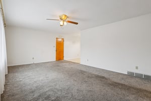 Julie Dr-S0403-010.jpg