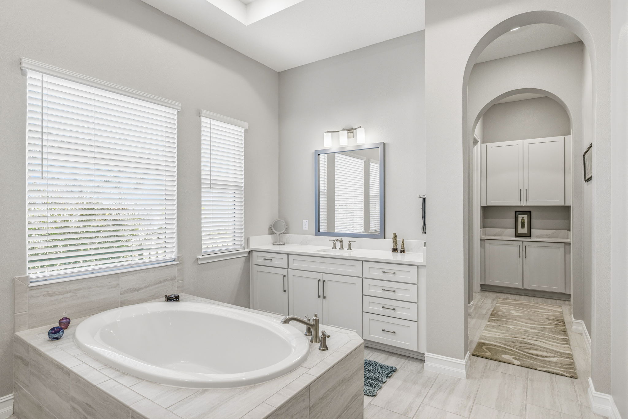 29 - 3636 Madison Cypress Dr, Lutz, FL 33558