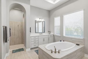 28 - 3636 Madison Cypress Dr, Lutz, FL 33558