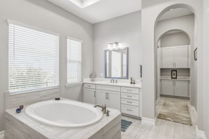 29 - 3636 Madison Cypress Dr, Lutz, FL 33558