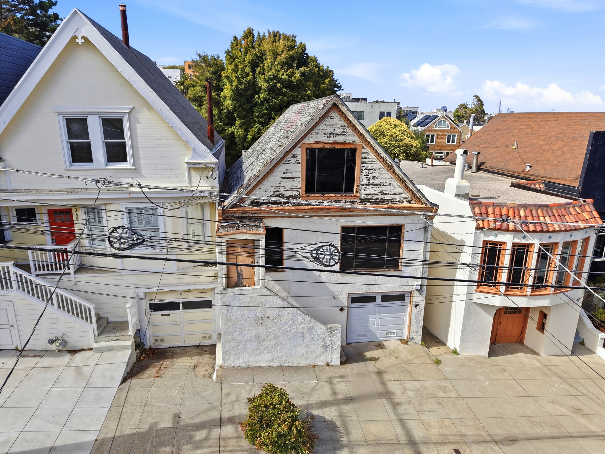 005_F8_AERIAL_364 Day St