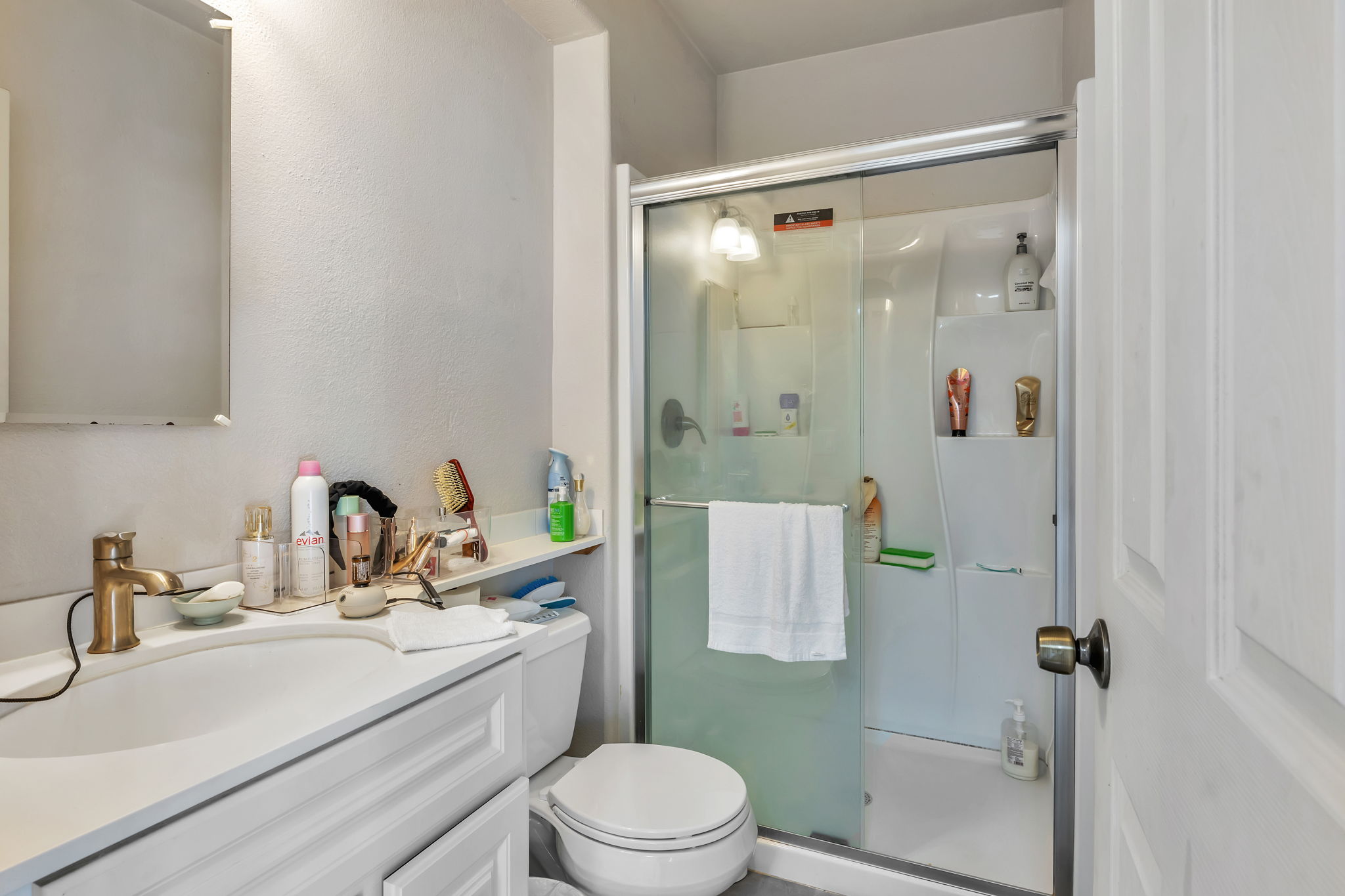 Studio Full Bath