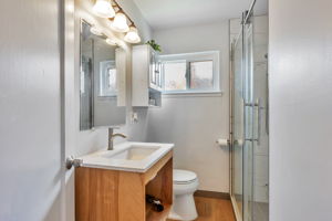 Hallway Full Bath