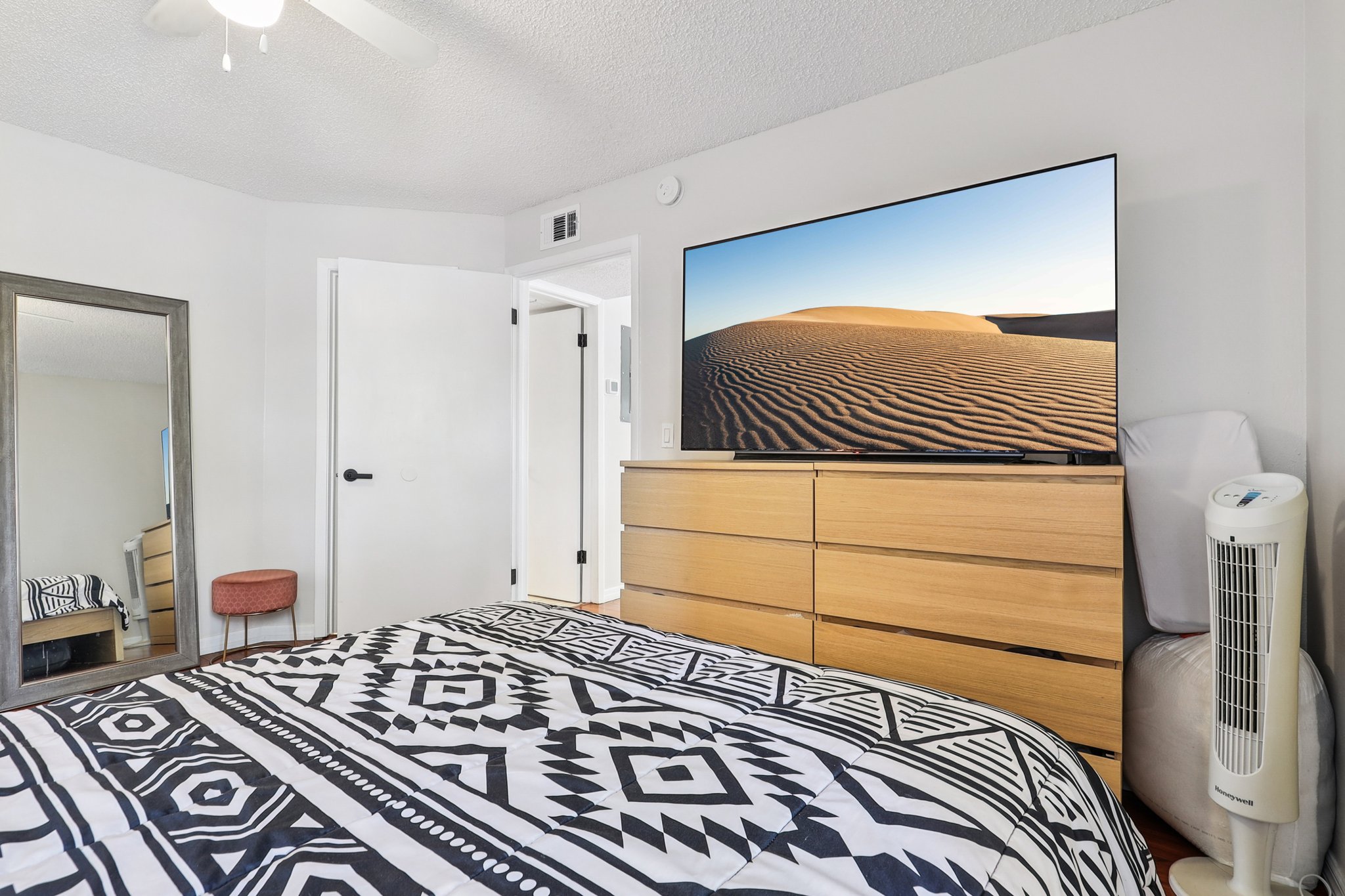 Northpointe Ct 208-S0907-029.jpg