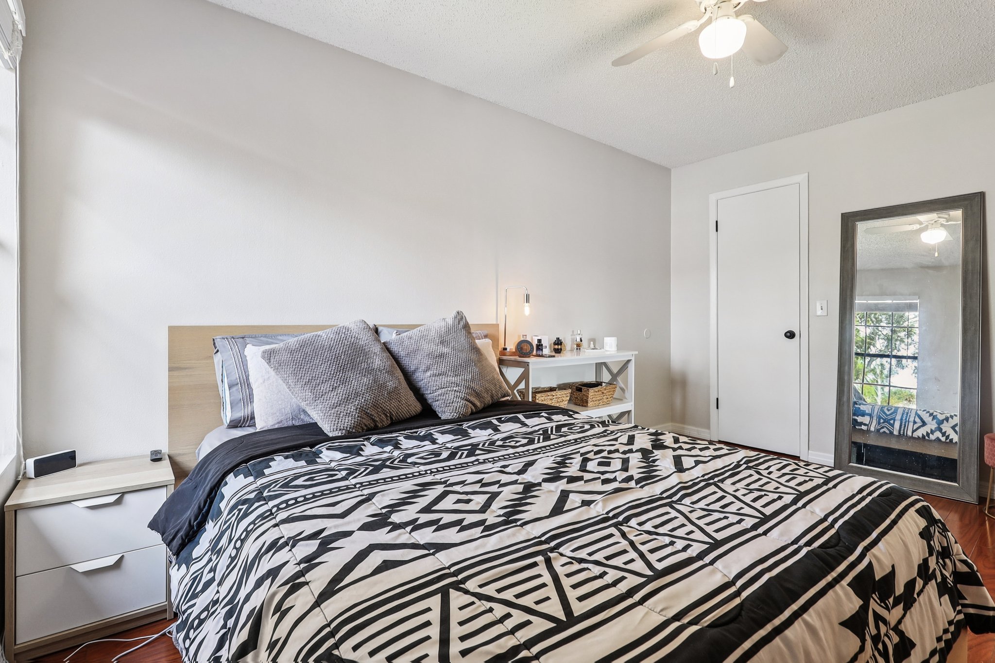 Northpointe Ct 208-S0907-030.jpg