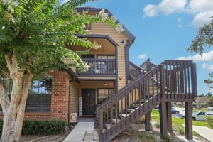 Northpointe Ct 208-S0907-001.jpg