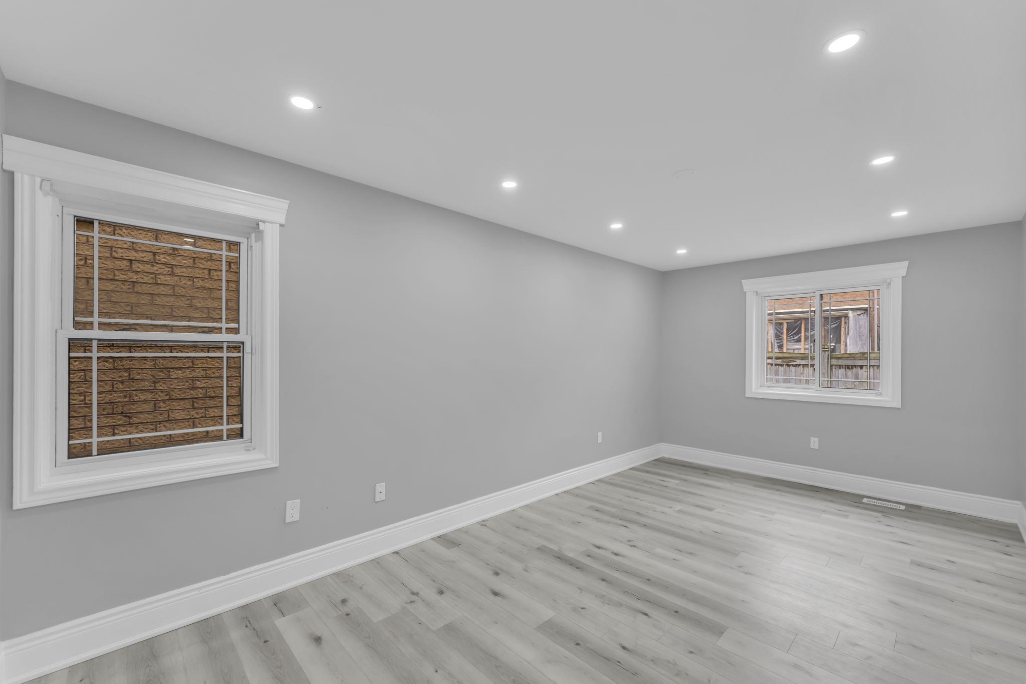  Photo 44
