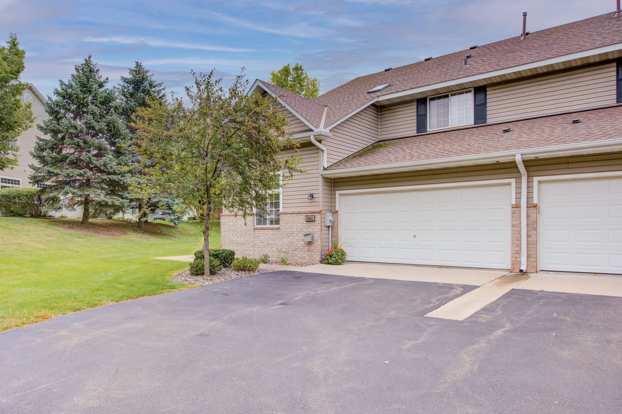 2-print-02 Exterior Front