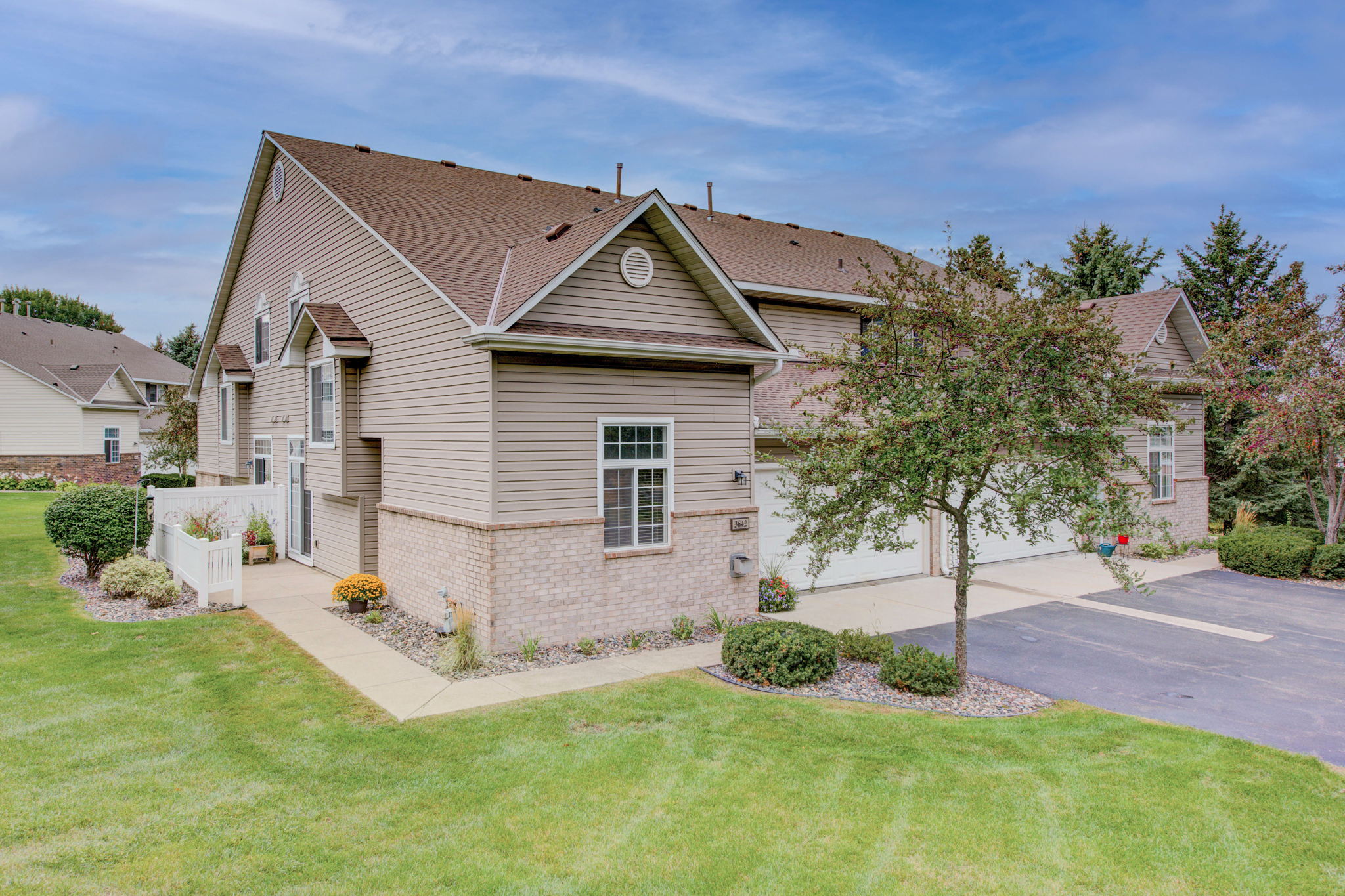 1-print-01 Exterior Front