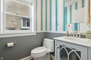 3642 N Keeler Ave_020