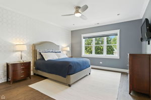 3642 N Keeler Ave_024