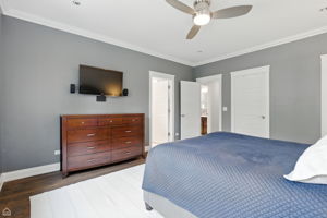 3642 N Keeler Ave_025