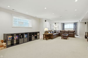 3642 N Keeler Ave_035