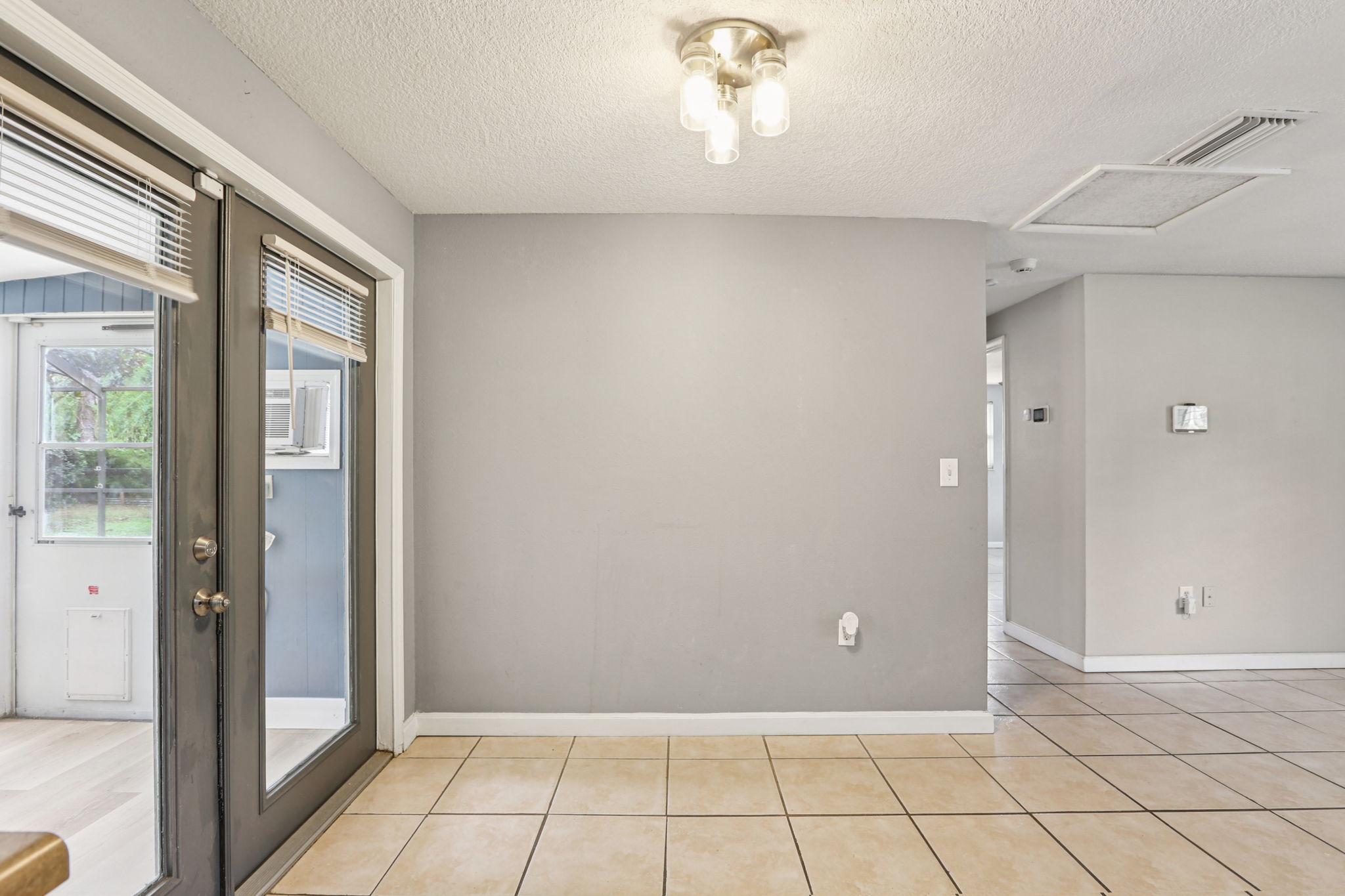 Monroe Dr-S1607-015