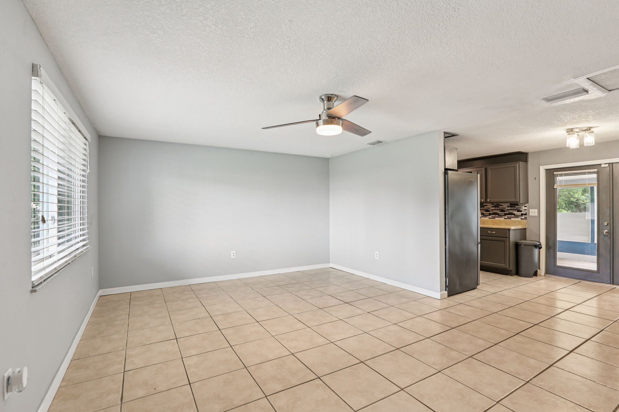 Monroe Dr-S1607-016
