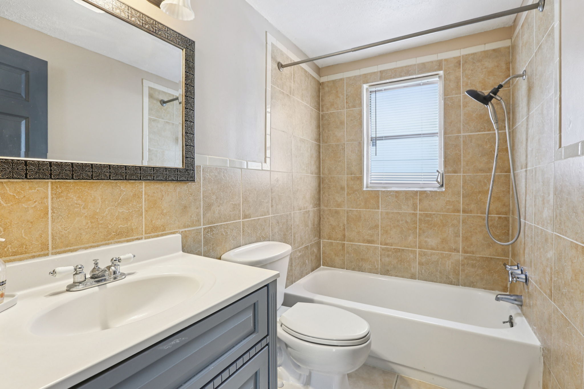 Monroe Dr-S1607-024