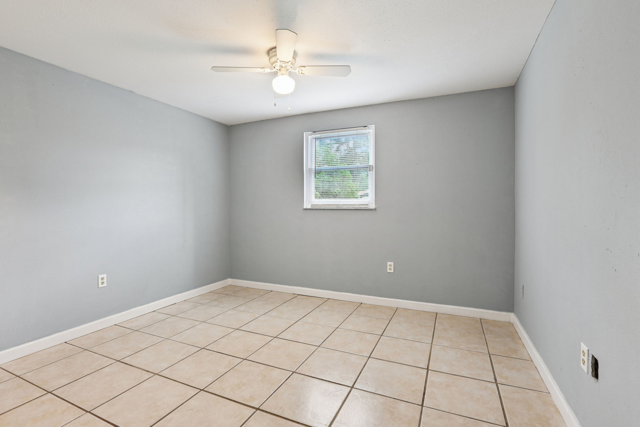 Monroe Dr-S1607-025