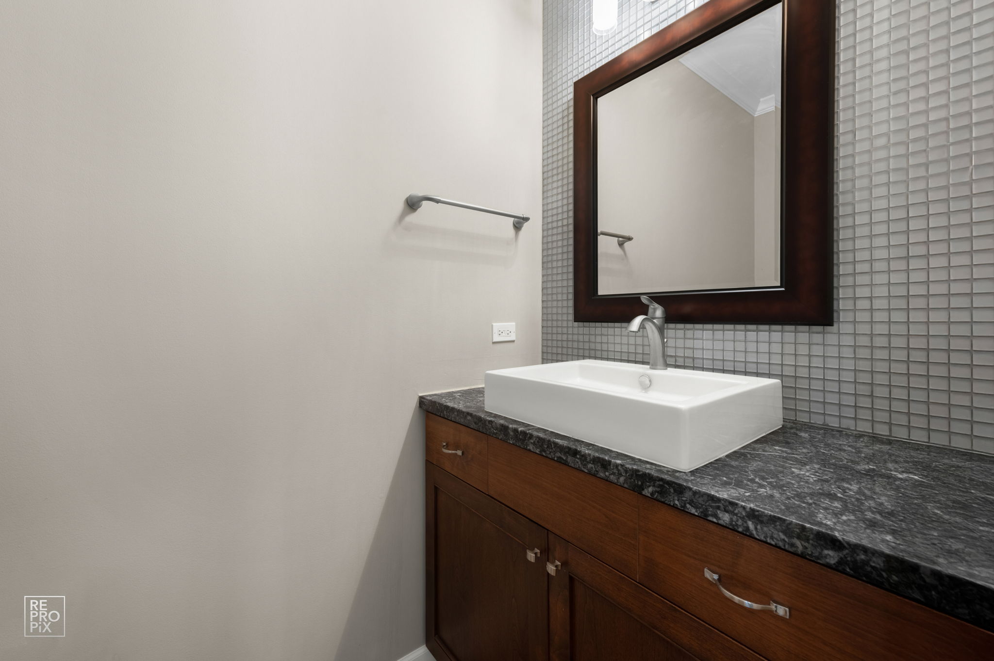 3643 N Hamlin Ave, Chicago, IL 60618_024