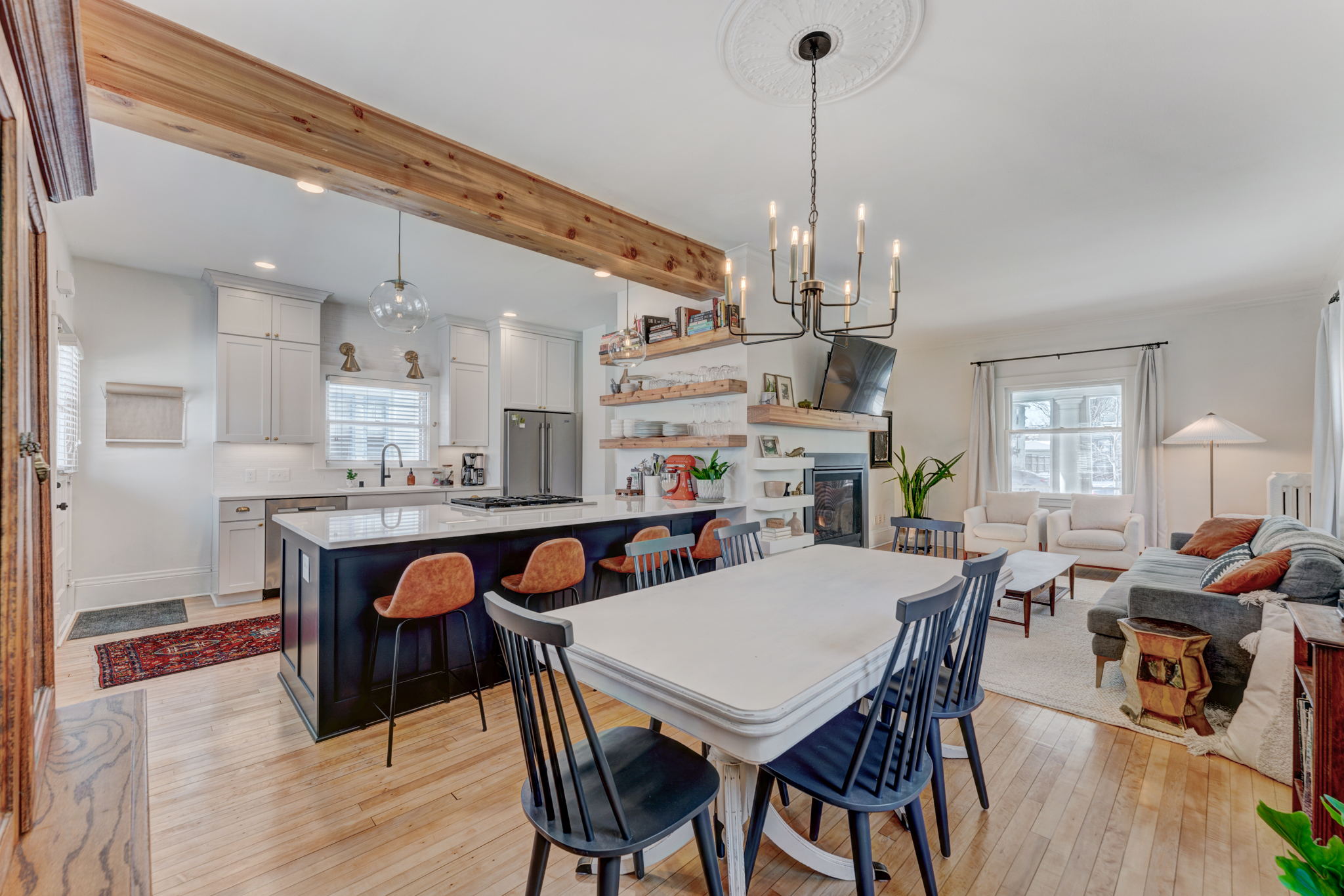 Kitchen/Eating Area