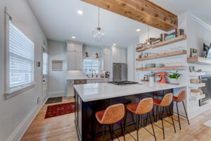 Kitchen/Breakfast Bar