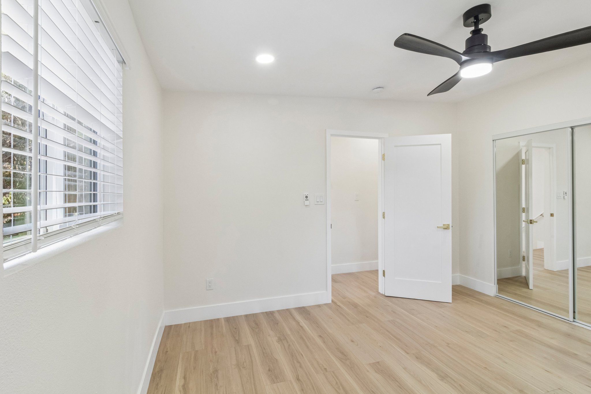 Curlew St-S1806-024.jpg