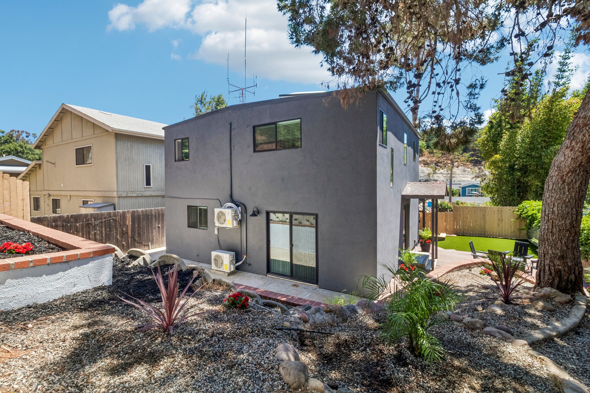 Curlew St-S1806-037.jpg