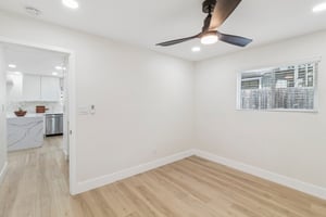 Curlew St-S1806-020.jpg