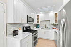 010_F8_36466 Haley St