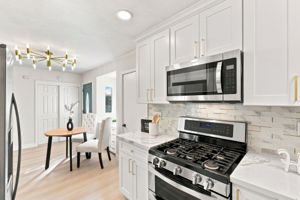 013_F8_36466 Haley St