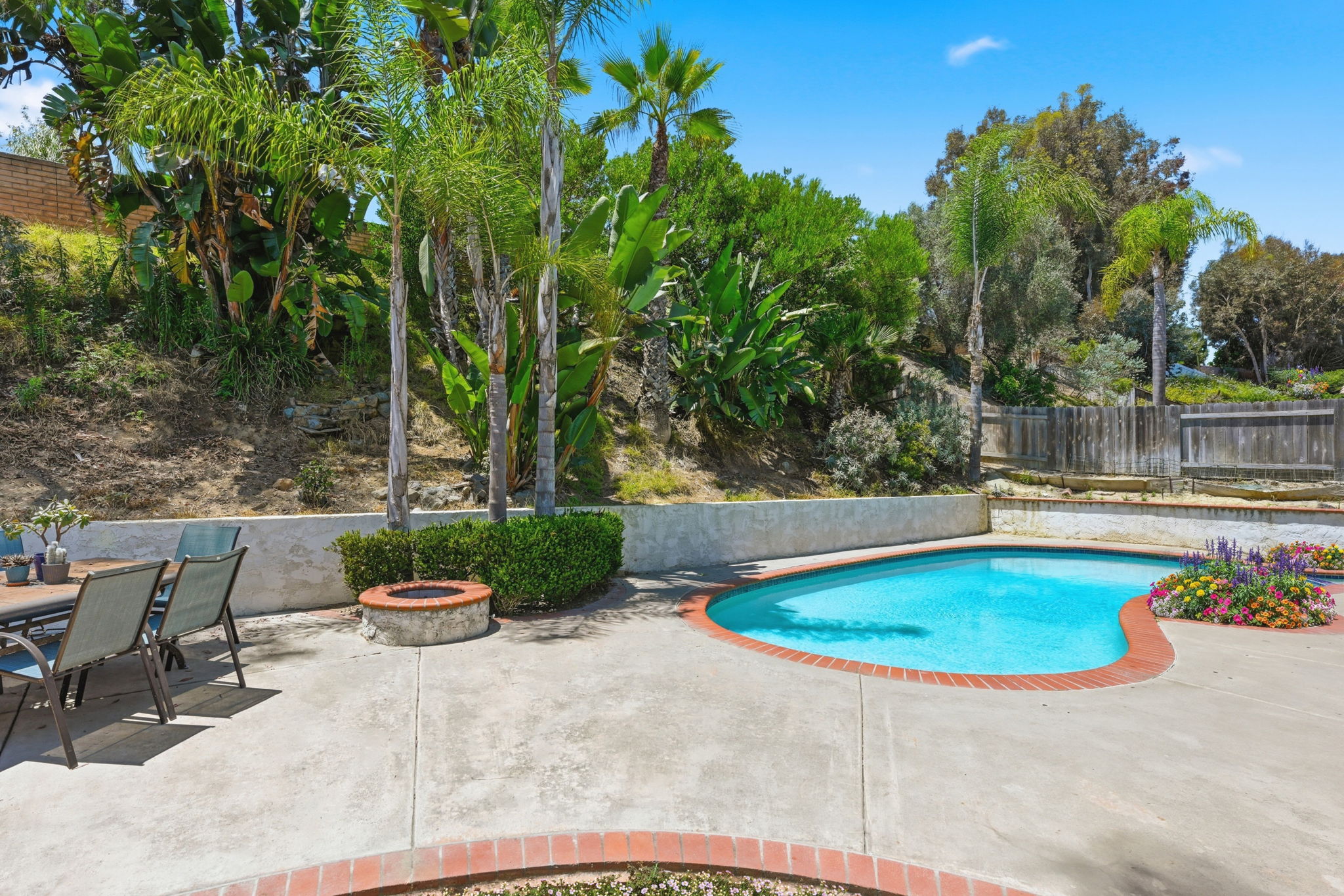  Photo 73