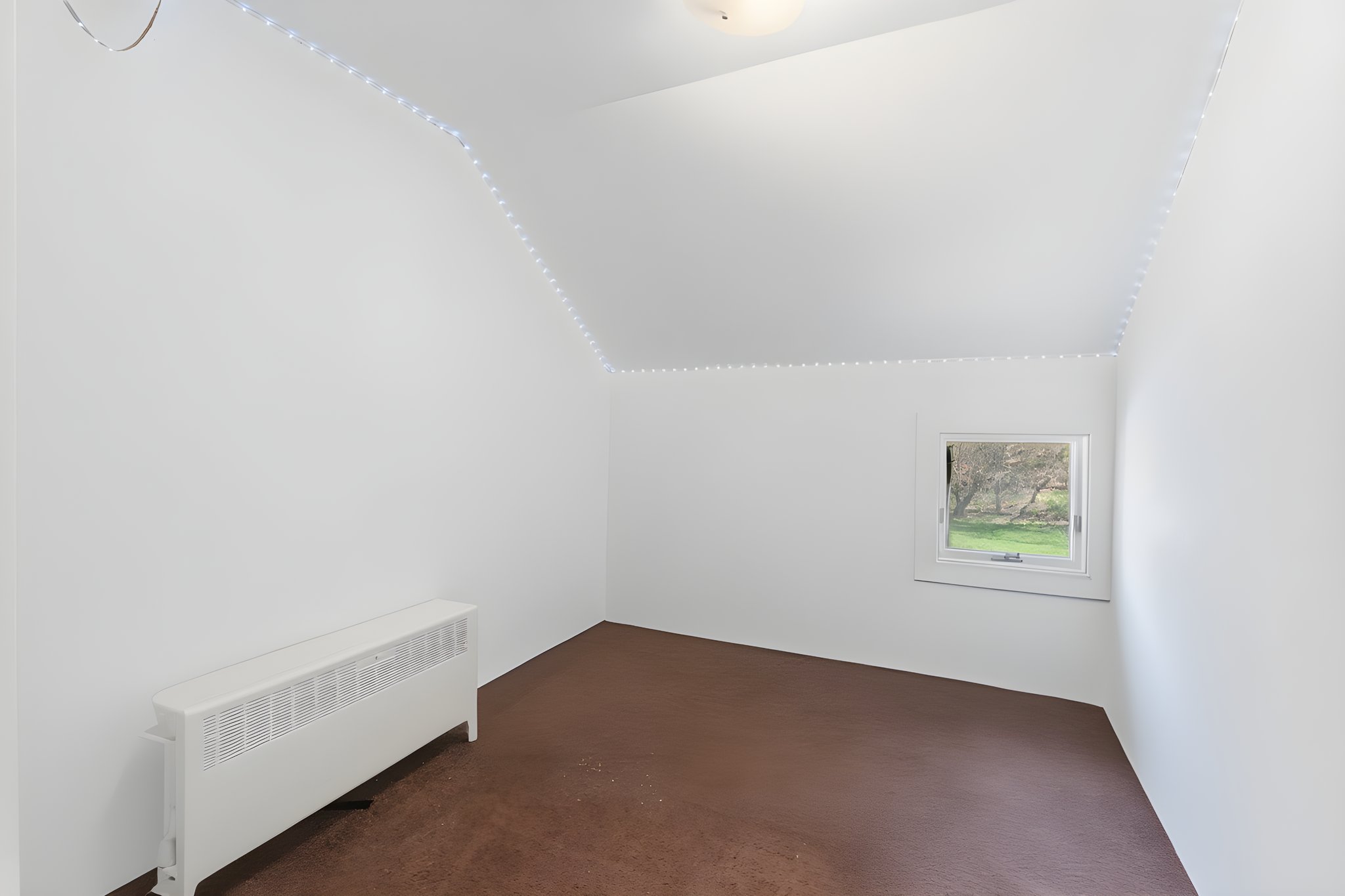 AHM05350 furniture removed.jpeg