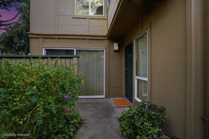  Photo 0