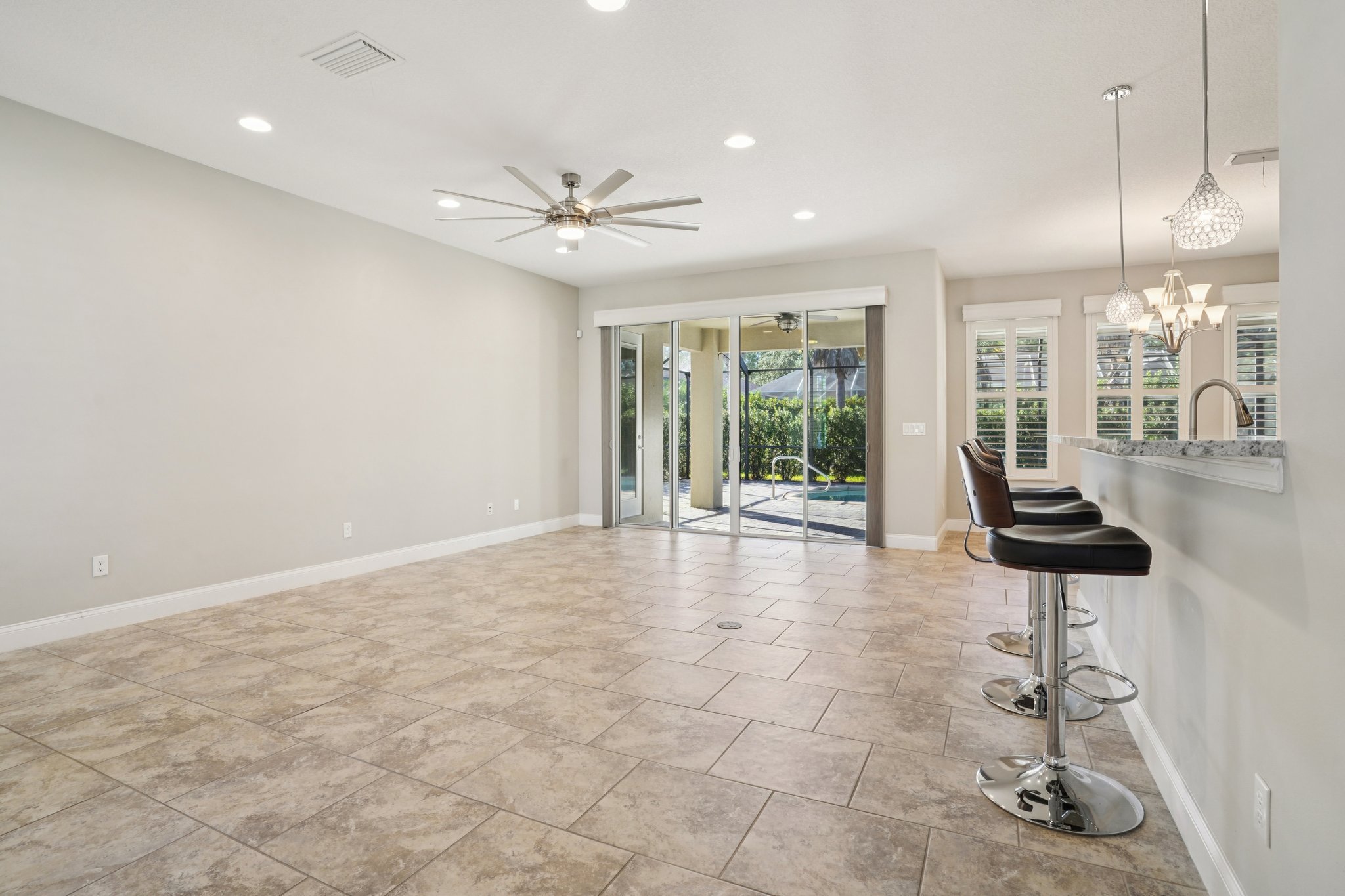 Pini Ave-S1410-006.jpg