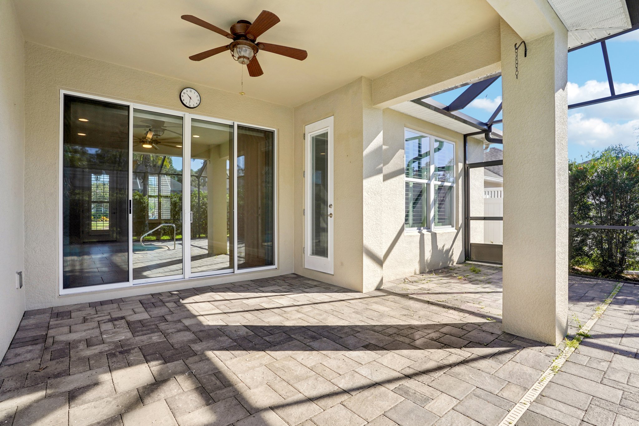 Pini Ave-S1410-041.jpg