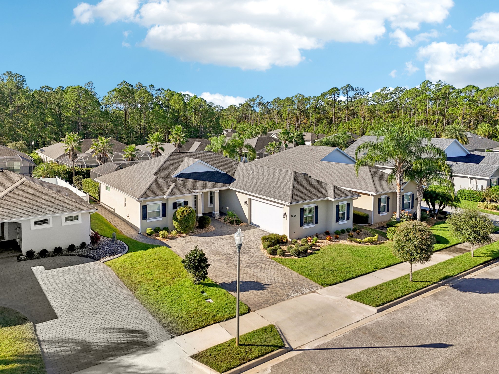 Pini Ave-S1410-044.jpg