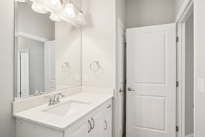 Pini Ave-S1410-027.jpg