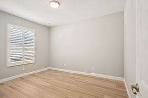 Pini Ave-S1410-028.jpg