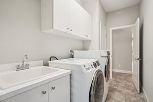Pini Ave-S1410-031.jpg